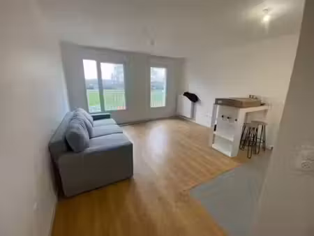 location meublée appartement 1 pièce 33.1 m² à colombes (92700)  920 €
