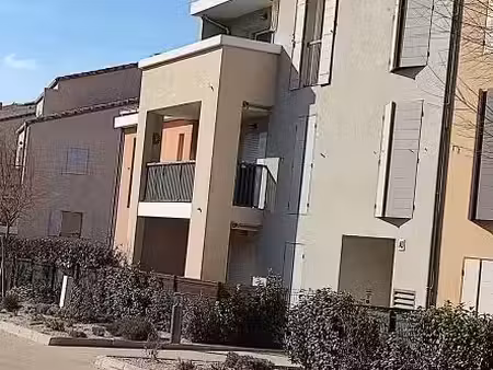 location appartement 2 pièces 41 m² à le beausset (83330)  790 €