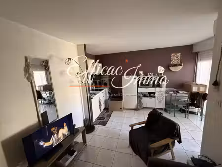 la lunette – appartement avec balcon  ascenseur et parking privatif