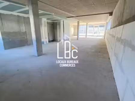 vente commerce nantes 44100 158m²
