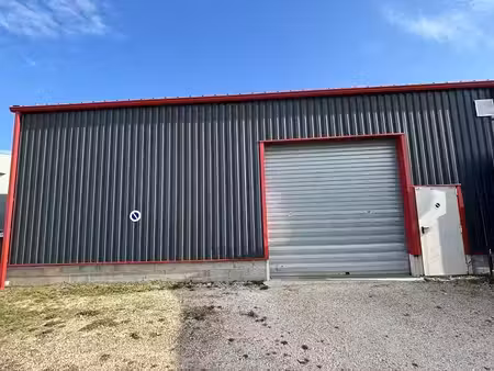 location locaux professionnels 2 pièces 210 m² à peujard (33240)  1 230 €