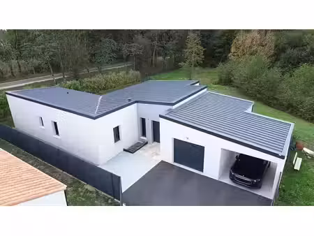 location maison 5 pièces  104.50m²  la genétouze