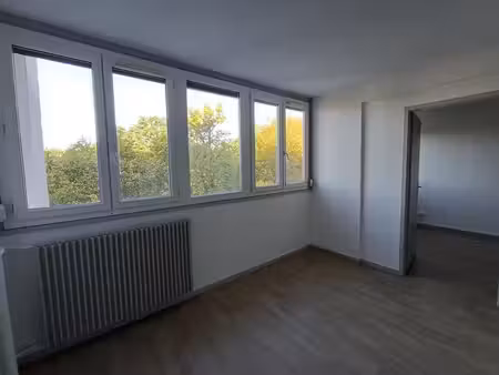 t4 avec ascenseur