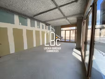 location commerce nantes 44300 53m² à 200m²