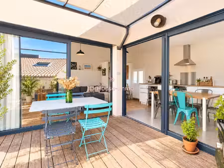 charmante maison ancienne avec terrasse au cœur de celleneuve