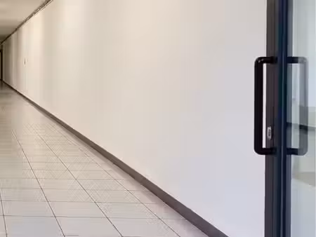 local commercial de 180 m² disponible en location éphémère à la journée o