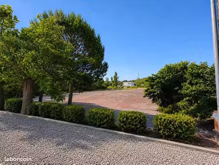 opportunité rare-terrain  2500 m² pour activité sportive