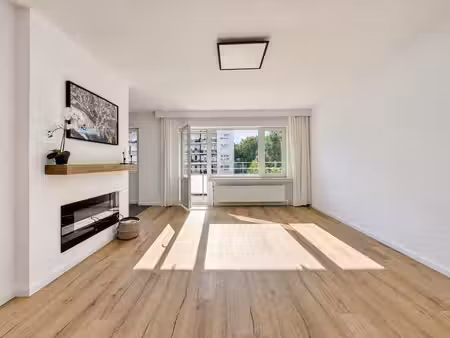 stockel - superbe appt. 2ch rénové en 2023 avec terrasse