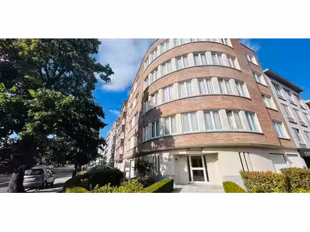 appartement à louer à woluwe-saint-pierre pour € 1.250 avec 2 chambres à coucher