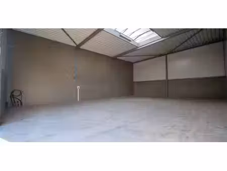 bâtiment d’entreprise à louer à ledegem pour € 890