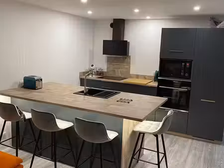 t2 57 m² rénové et meublé haut de gamme – résidence sécurisée avec parking – castres centr