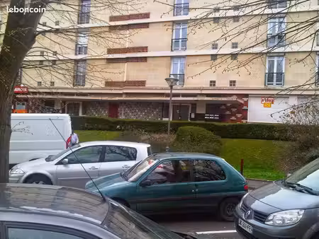 grand studio proche des gares sncf et routière et du centre ville de beauvais