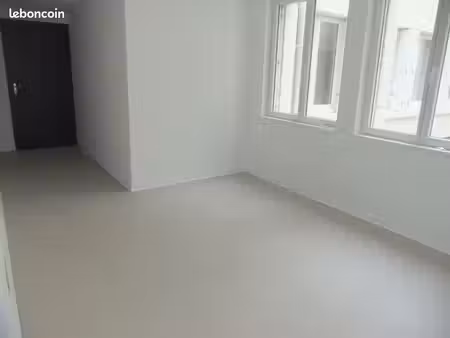 a loué t2 état neuf