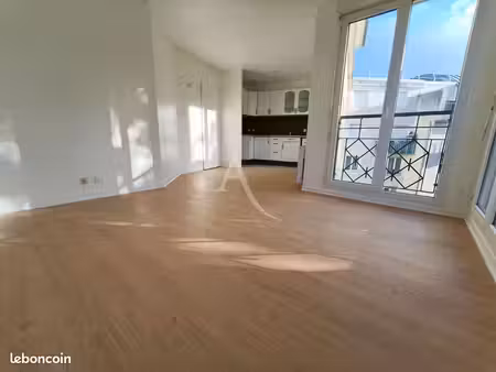 studio 1 pièce 29 m²