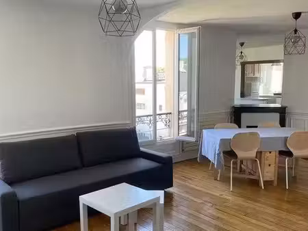 beau t3 meublé 57m² traversant et très lumineux 