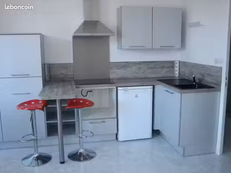 studio meublé en rez de chaussée 499 tcc calais disponible 01/11