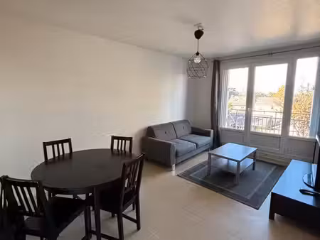 t2 meublé et équipé 47 m² – nantes – 700 euros cc (chauffage inclus)