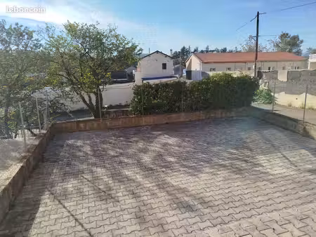 appartement 2 chambres+ 2 bureaux (ou petites chambres d’enfants) 90m²-terrasse-parking-ga