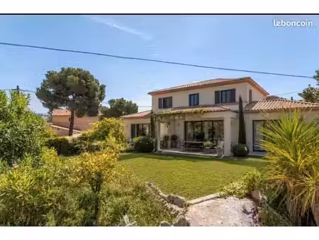 terrain 566 m² sausset les pins