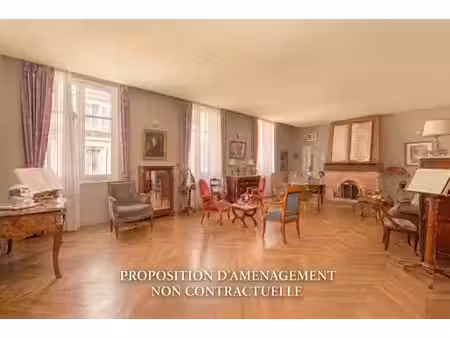 appartement bourgeois de 226 m² avec réception de 100 m²