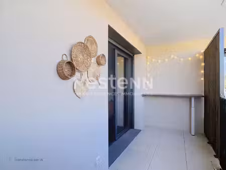 studio récent avec balcon et stationnement : vendu loué  idéal investisseur!!
