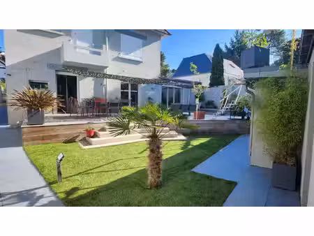 superbe maison rénovée de 180 m² avec terrasse  spa haut de g