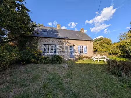 maison tréméven à rénover sur 10 000 m² de terrain.