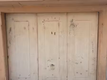 box / garage fermé de 15 m2 à vendre à vénissieux  rue louise michel