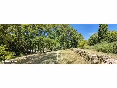 terrain 2775 m² opio