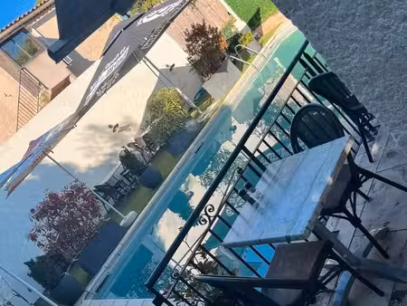 restaurant avec piscine