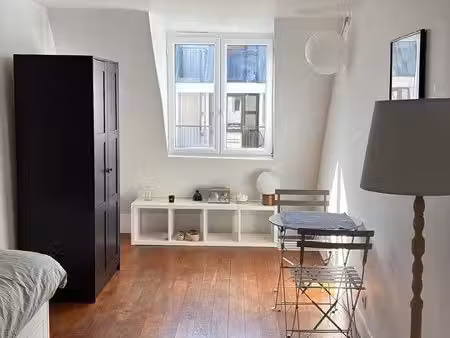 à louer – charmant studio meublé de 19 5 m² – paris 14e – rue de la gaîté