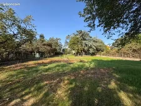 terrain à bâtir de 1150 m² à la tour-de-salvagny (69)