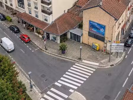local commercial