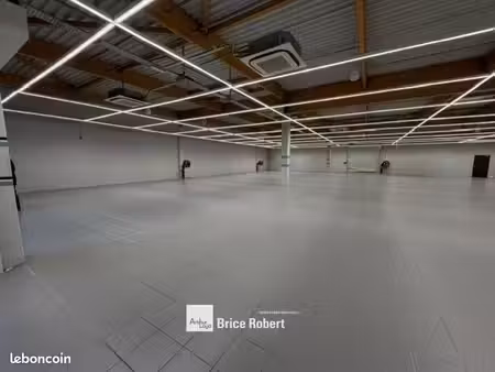 local commercial 1 300 m²