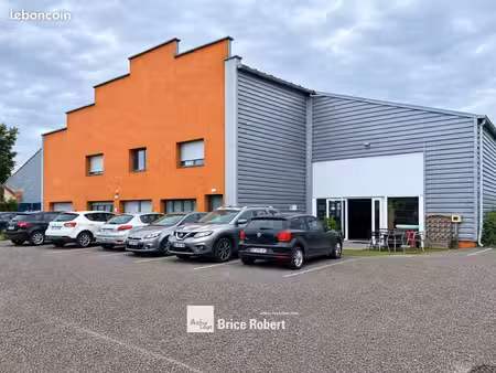 local bureaux 930 m²