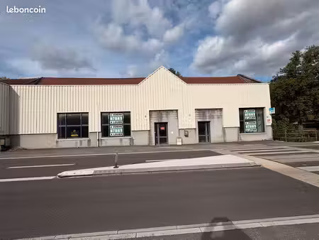 local d'activité  showroom ou bureaux 175 m²