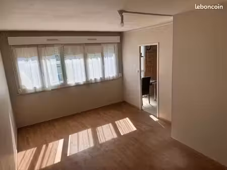à saisir – t3 de 54 64 m² + cave – 25 000
