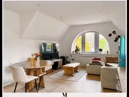 appartement de caractère 65 m² + grenier 45 m² -2 chambres -maîche centre