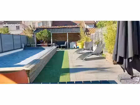 maison contemporaine avec piscine