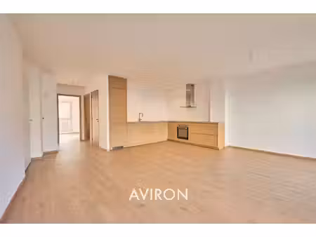 exclusivité appartement 3 pièces rénové avec parking hyp