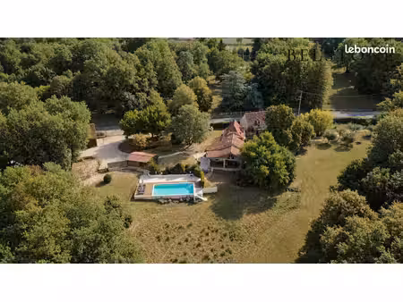 propriété 9 pièces 266 m²