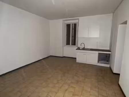 grand f2 à louer