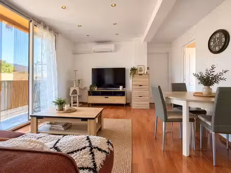 charmant appartement t3 avec balcon en plein coeur d'aubagne