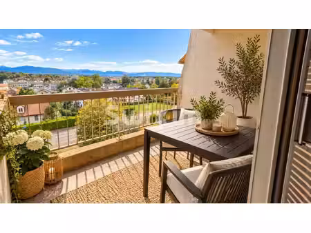 bel appartement t3 au 2ème avec vue alpes