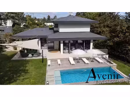 charbonnières-les-bains - maison d'architecte contemporaine de 350 m² au coeur d'un parc p