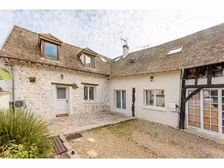 maison de charme rénovée  beaux volumes et potentiel à révéler