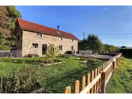 superbe maison dans environnement intime