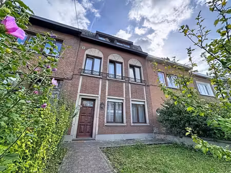 très belle maison 4 chambres avec jardin