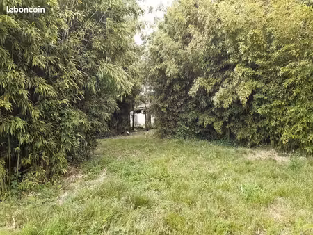 terrain 600 m² arbanats