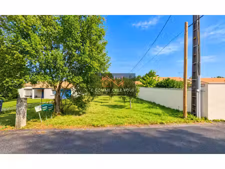 terrain constructible 815m2 à dompierre-sur-mer